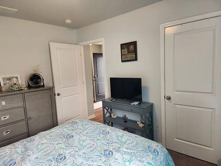 1300 Arbor Ct — Photo 12