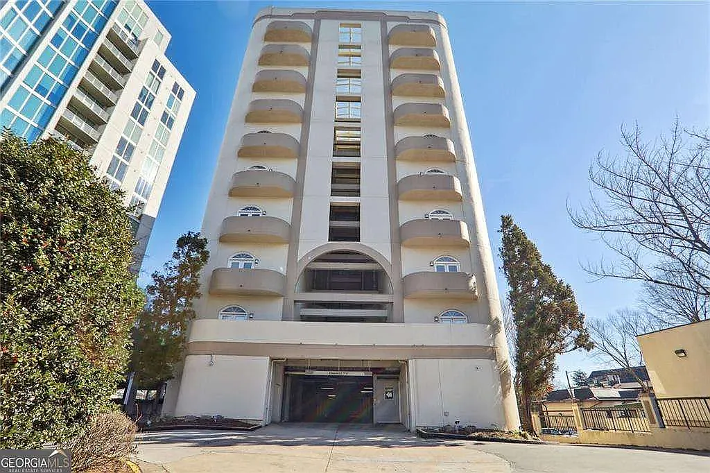2 bed, 1441 sqft, $2,300 — Photo 2