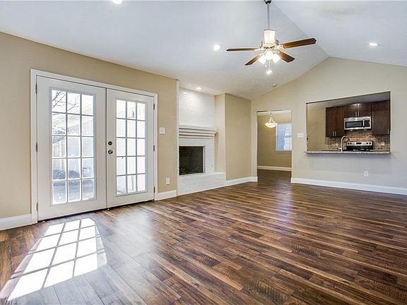 4th image of 2628 Brookview Dr