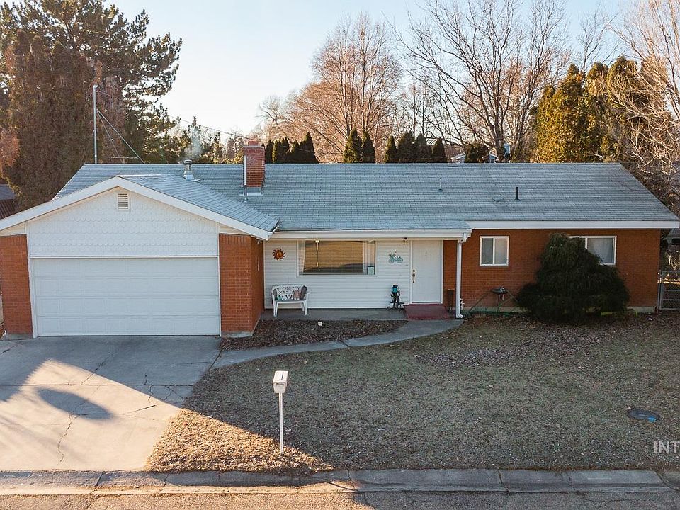1st image of 819 Briarwood Dr