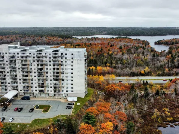 60 Walter Havill Dr #812, Halifax, NS B3N 0A9