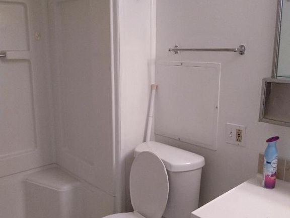 2nd image of 1031 N Holly Ave