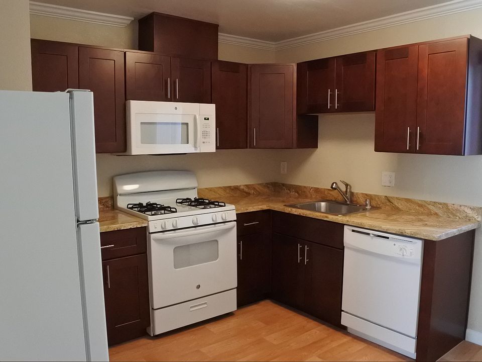 1st image of 633 Grand Fir Ave APT 01