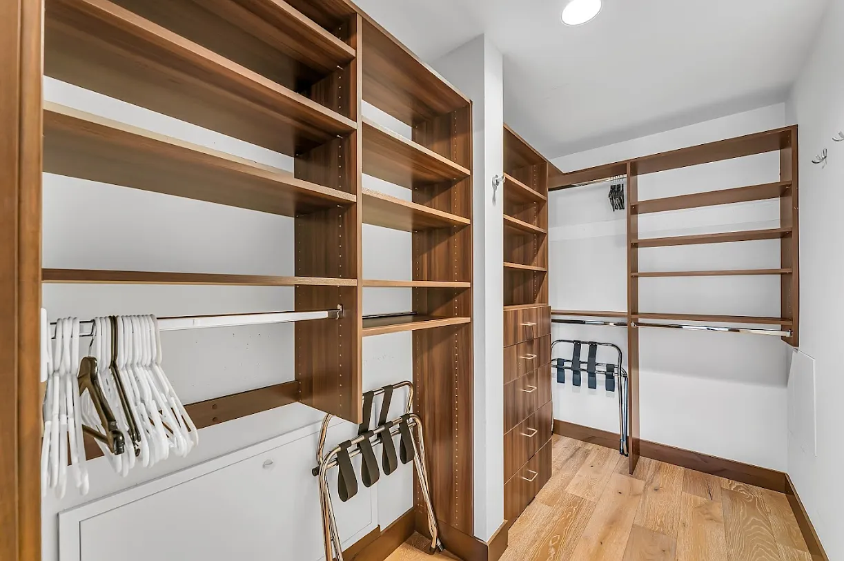 1 bed, 1238 sqft, $12,000 — Photo 2
