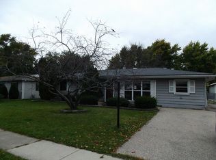 645 Minerva Ave, Wauconda, IL 60084