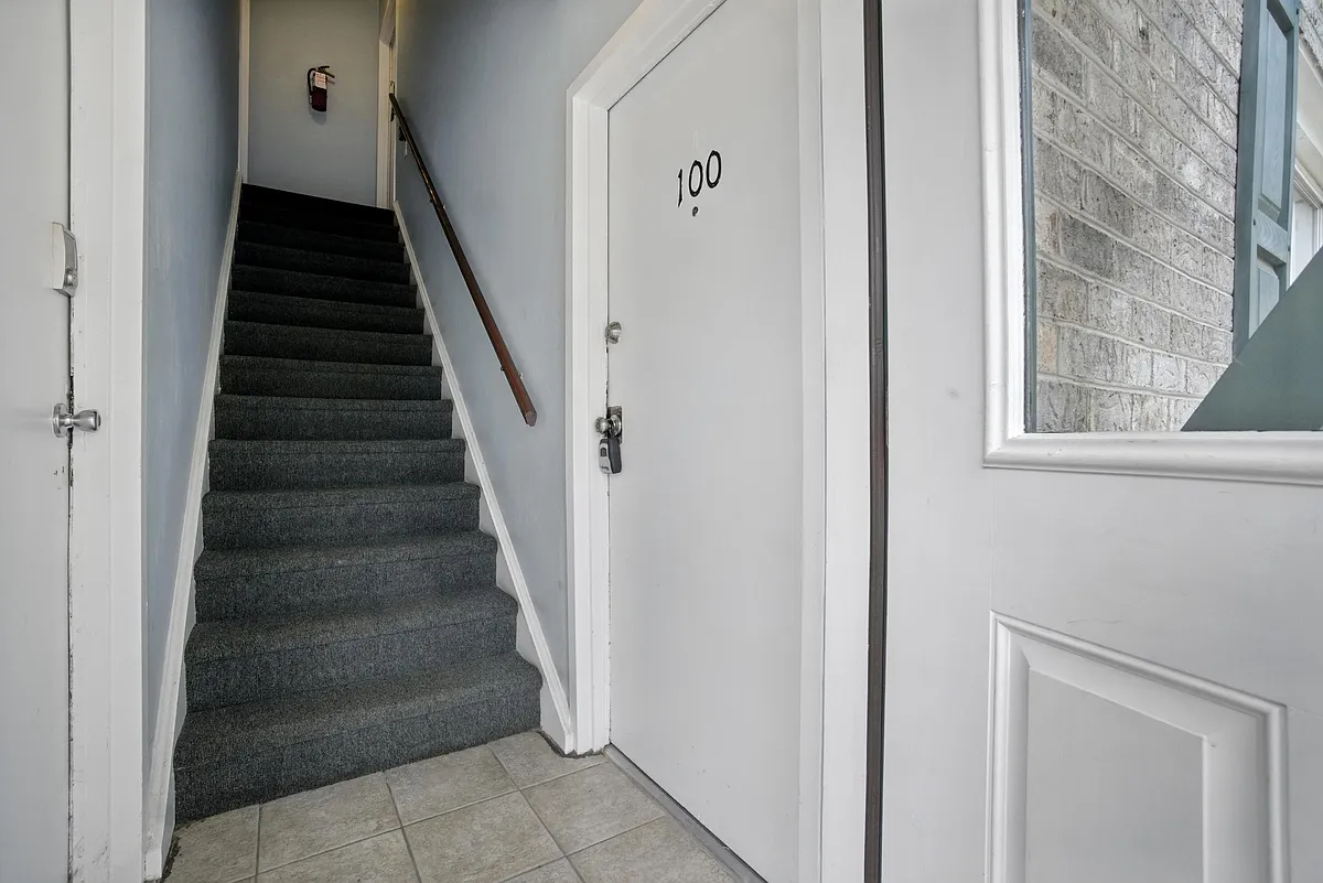 Building Photo - 905 Leisure Sq #100