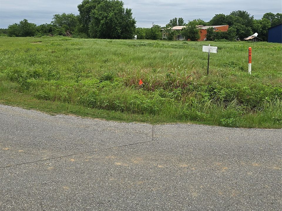 2nd image of 2 Lake Estates Dr