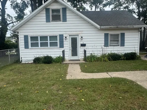 15 N Barker St, New Buffalo, MI 49117