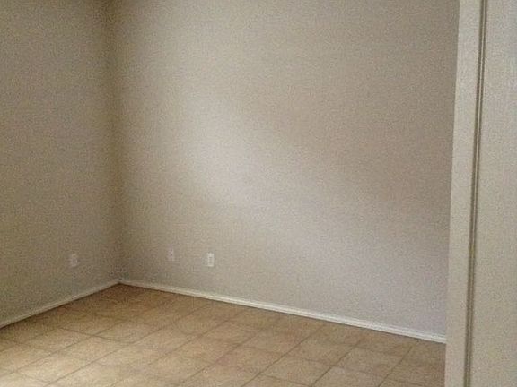 5th image of 1002 S Palm Dr APT 4