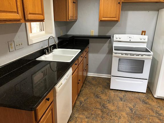5th image of 2896 Reservation Rd