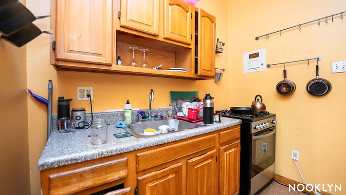 Rented by Nooklyn NYC LLC | media 18