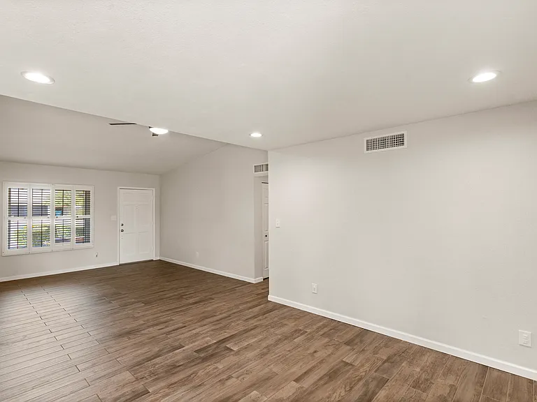 Family room/dining room