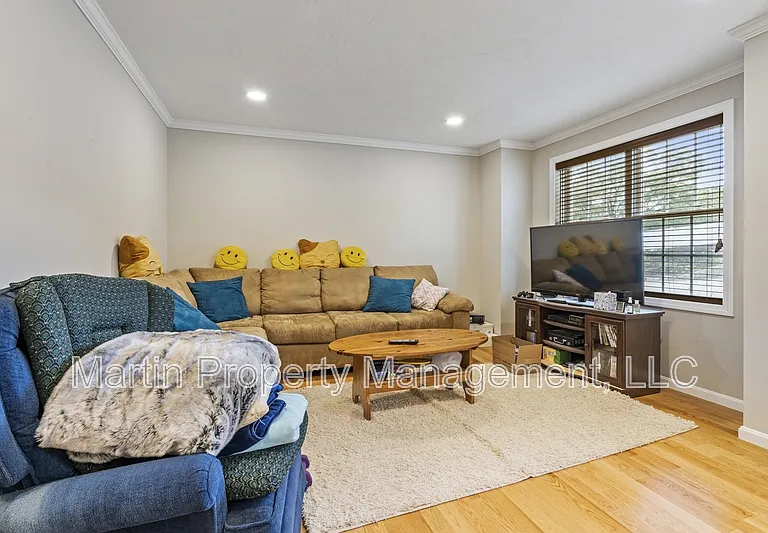 4 Fairview St #10-1 — Photo 5