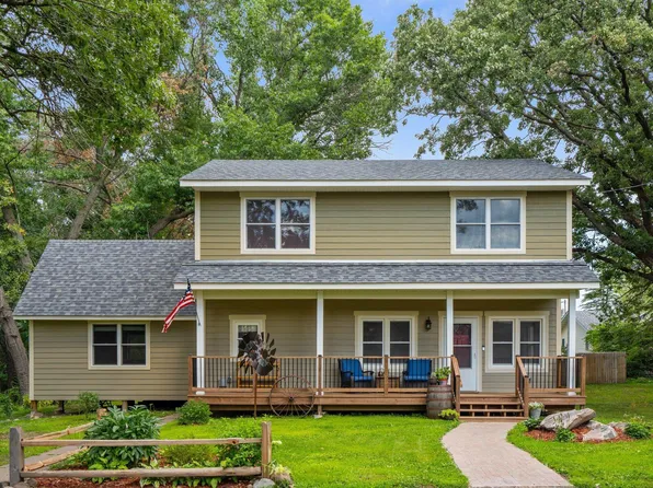 195 Hickory St, Mahtomedi, MN 55115