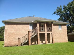 525 B H Reddick Rd, Ponce De Leon, FL 32455