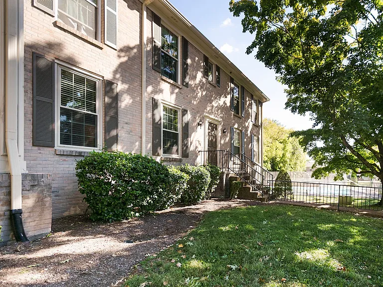 1011 Murfreesboro Rd #L9 — Photo 33