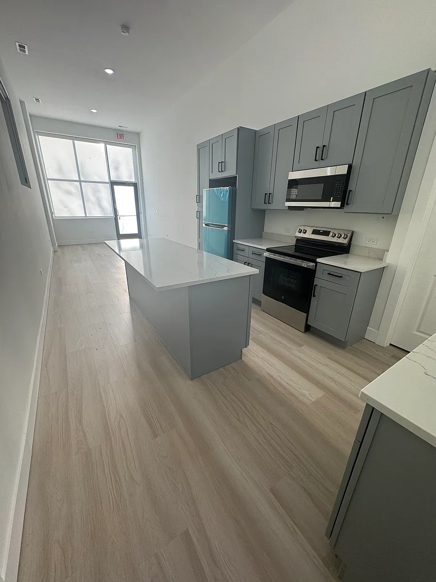 Building Photo - 3219 N Elston Ave #1W