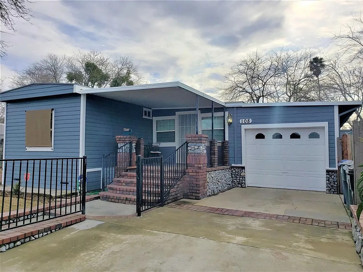 108 Rinetti Way photo 1