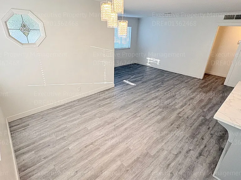 2238 Lindora St — Photo 11