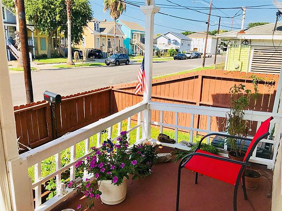 4th image of 2927 Avenue K