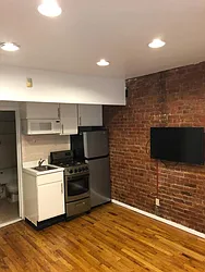 Rented by KNOCKKNOCK LLC