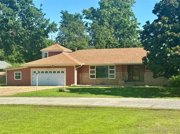 1815 E 10th St, Okmulgee, OK 74447