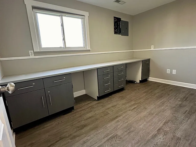 561 Eastwood Dr — Photo 24