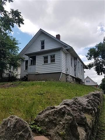 2nd image of 1225 Bennington Ave