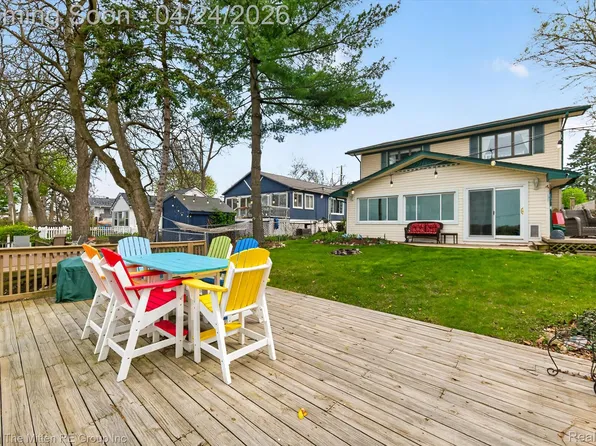 48470 Ormond Dr, Van Buren Township, MI 48111