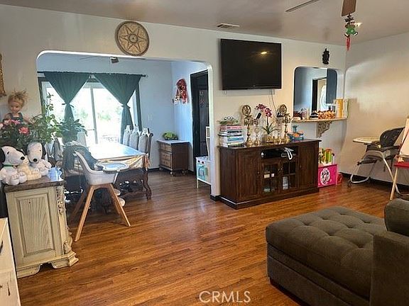 3rd image of 1585 Laurel Ave
