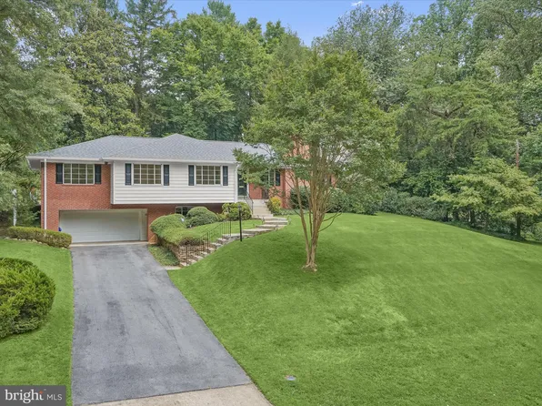 9505 Old Spring Rd, Kensington, MD 20895