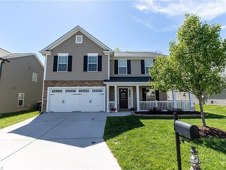 2110 Longburn Dr — Photo 2
