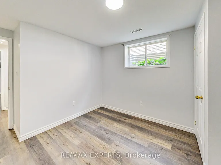 10 Butternut Dr — Photo 8