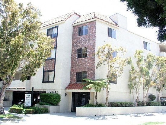 2nd image of 2437 Corinth Ave APT 103