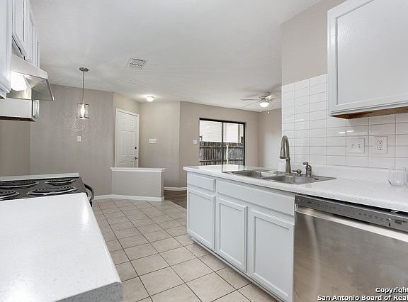 5th image of 6810 Arbor Springs Dr