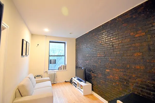 Rented by Buchbinder & Warren | media 8