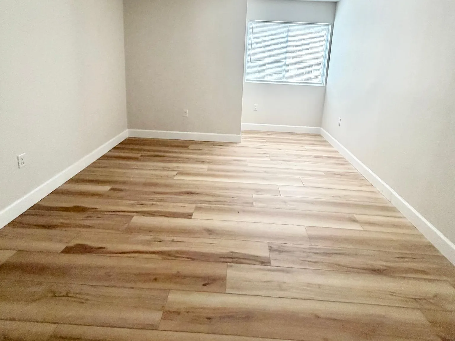 3 bed, 1.5 bath, 1250 sqft, $2,175 — Photo 3