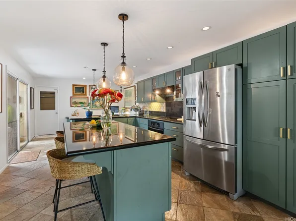 569 Keolu Dr APT C, Kailua, HI 96734