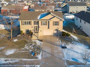 822 Seminole Dr, Lowell, IN 46356