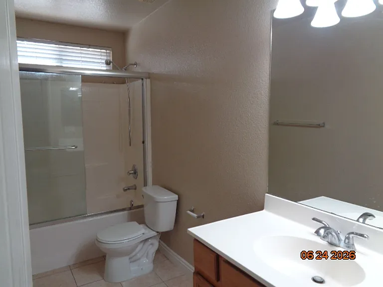 2064 W Avenue K #6 — Photo 19
