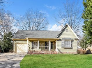 2812 Fenham Ct, Raleigh, NC 27604