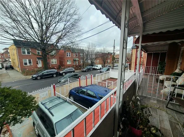 950 E 218th Street, Bronx, NY 10469