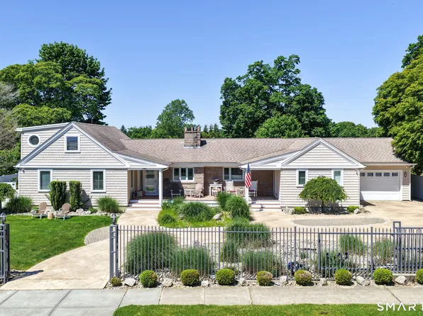 1085 Ocean Avenue, New London, CT 06320