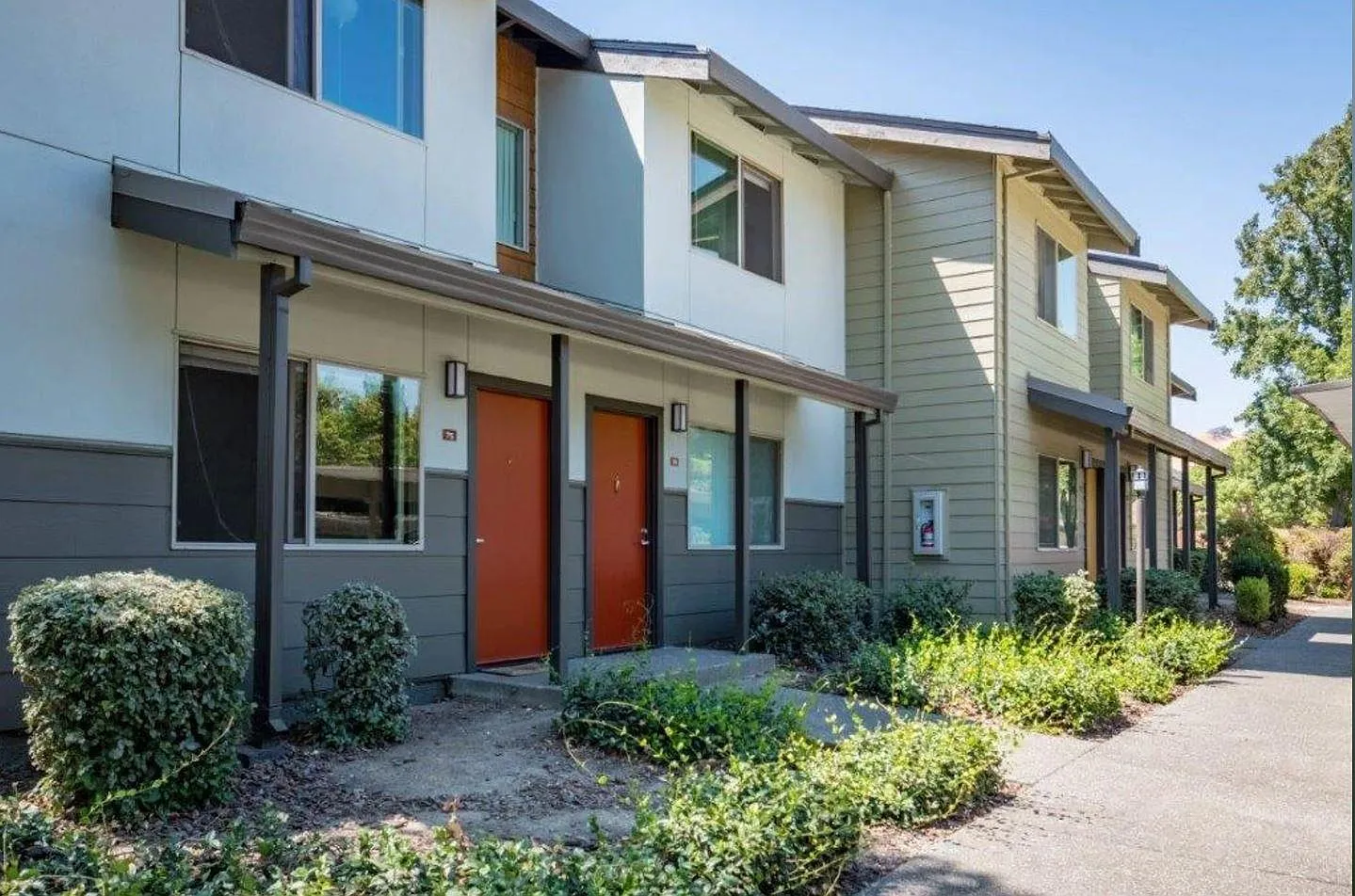Woodcrest Apartments — Photo 3