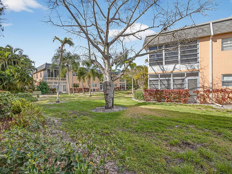 2950 SE Ocean Blvd — Photo 27
