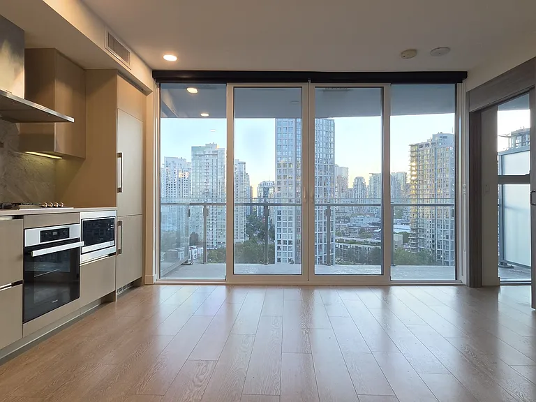 89 Nelson St #1704 — Photo 5