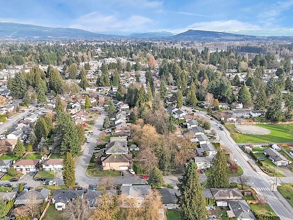 4th image of 11735 210th St