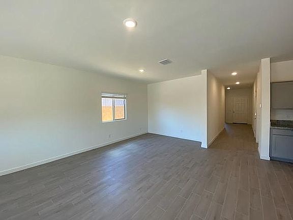 3rd image of 745 E Diamond Dr