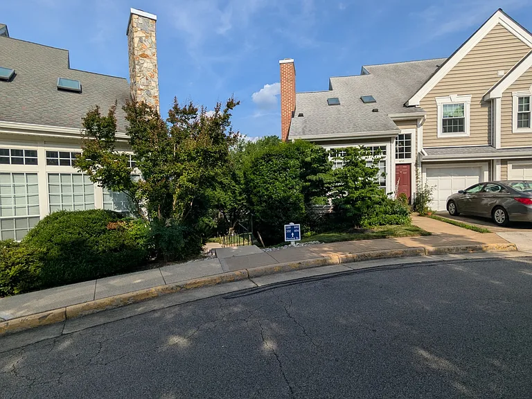 332 Overlook Dr — Photo 11