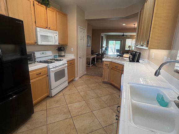 4th image of 27727 Whisperwood Dr
